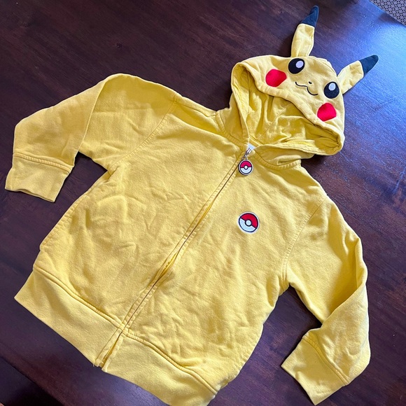 Other - PIKACHU HOODIE SIZE XS/4/5